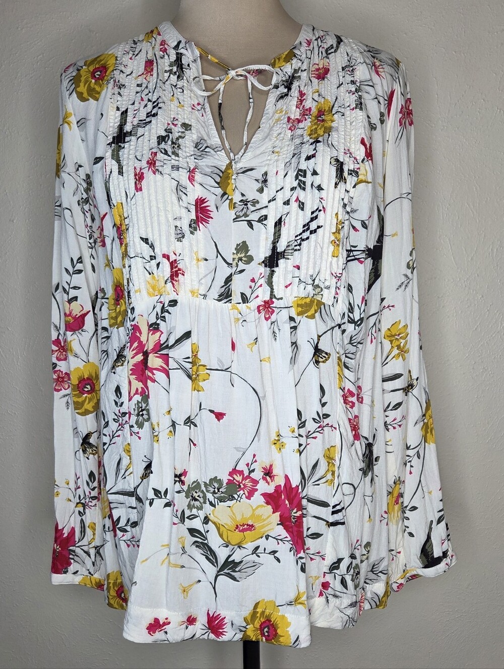 Old Navy Floral Pintuck Tie Neck Peasant Blouse Boho Cottagecore Rayon Tall M